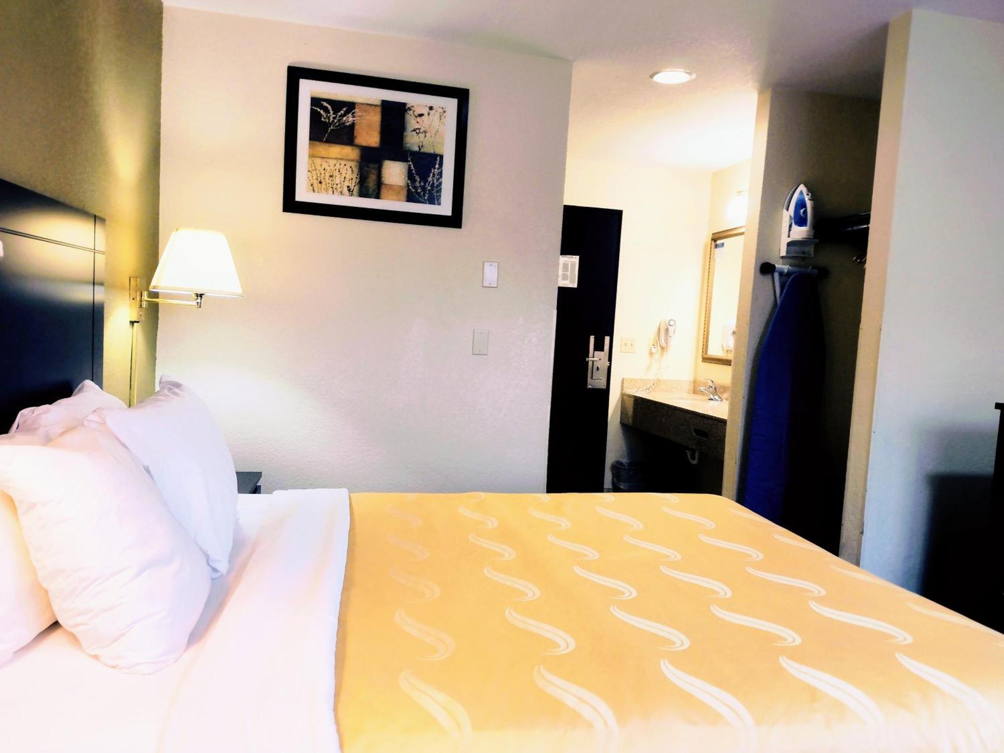 Cozy Inn Сентралия Екстериор снимка